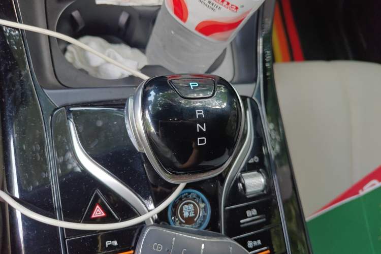 Used BYD Qin PLUS 2024 HONOR Edition DM-i 55KM Leading Model Gear Lever