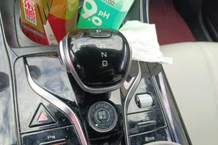 Used BYD Qin PLUS 2024 HONOR Edition DM-i 55KM Leading Model Gear Lever