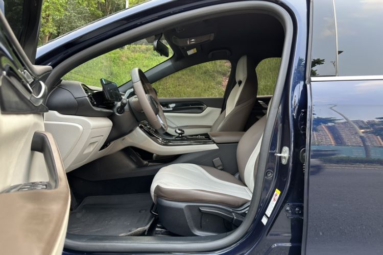 Used BYD Qin PLUS 2024 HONOR Edition DM-i 55KM Leading Model Interior 1