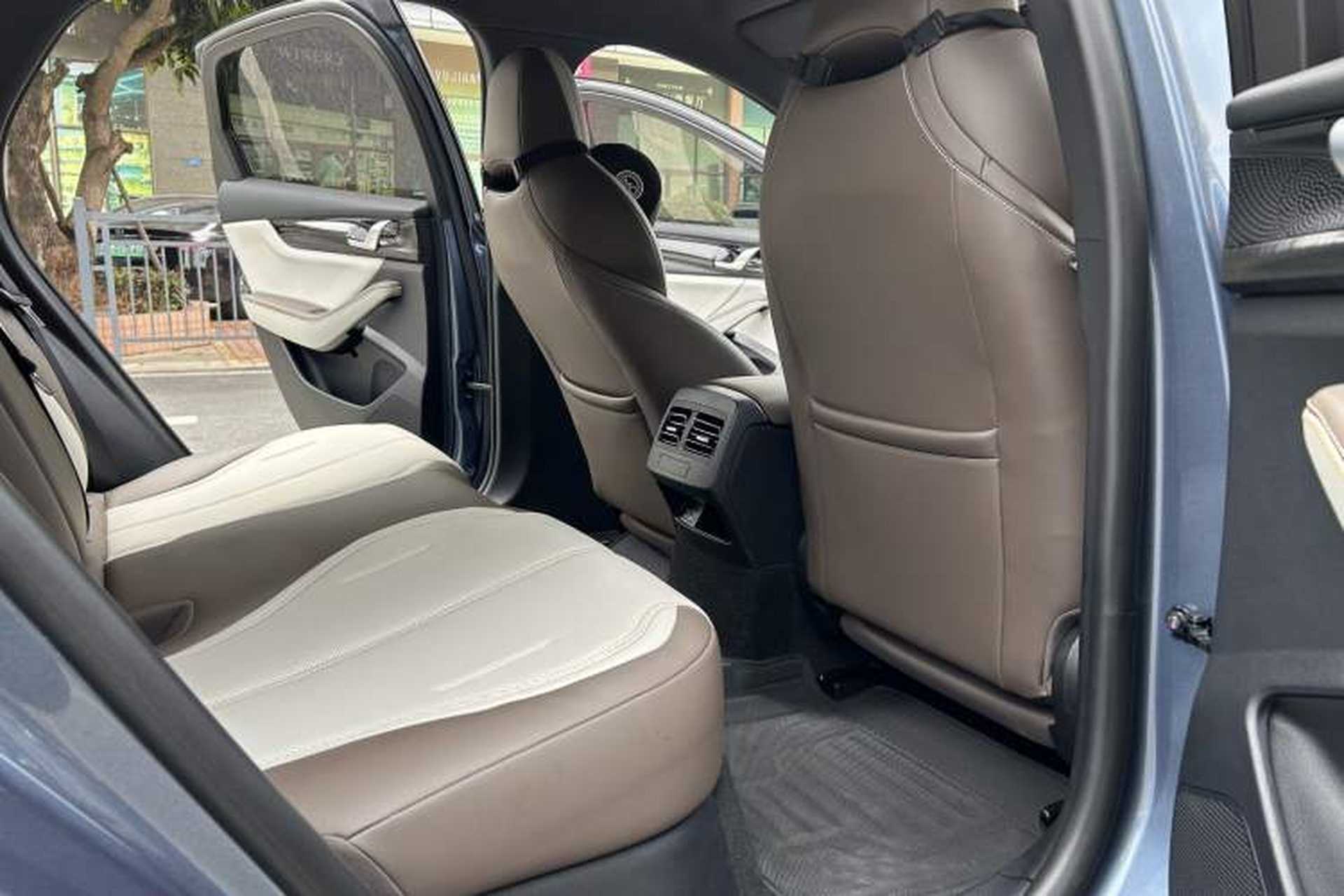 Used BYD Qin PLUS 2024 HONOR Edition DM-i 55KM Leading Model Interior 2