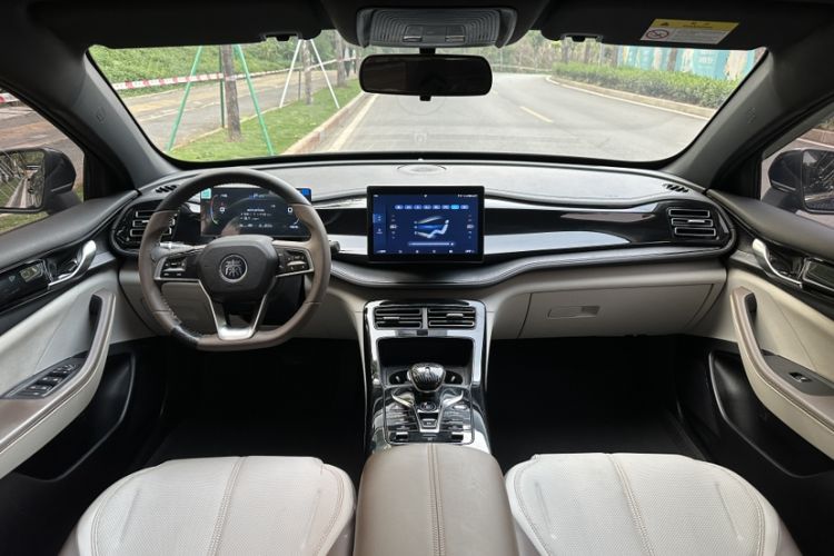 Used BYD Qin PLUS 2024 HONOR Edition DM-i 55KM Leading Model Interior 2