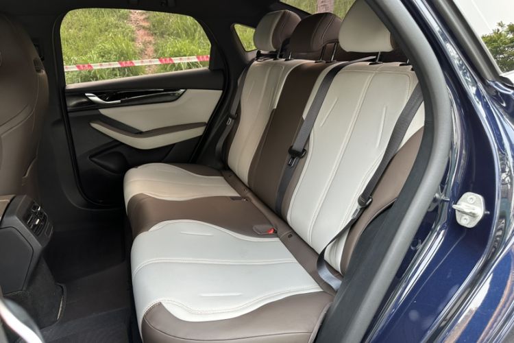 Used BYD Qin PLUS 2024 HONOR Edition DM-i 55KM Leading Model Interior 5