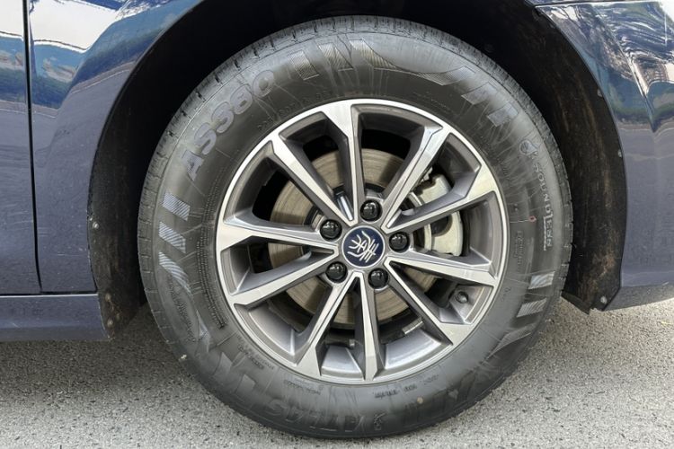 Used BYD Qin PLUS 2024 HONOR Edition DM-i 55KM Leading Model Interior 8