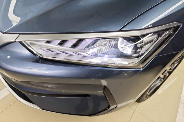 Used BYD Qin PLUS 2024 Honor Edition EV 510KM Beyond Model Left Front Headlight