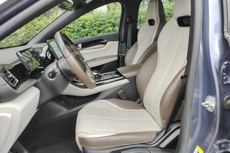Used BYD Qin PLUS 2024 Honor Edition EV 420KM Leading Model Left Front Seat