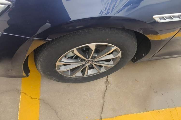 Used BYD Qin PLUS 2024 HONOR Edition DM-i 55KM Leading Model Left Front Wheel Hub