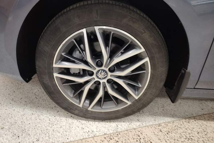 Used BYD Qin PLUS 2024 Honor Edition EV 420KM Leading Model Left Front Wheel Hub