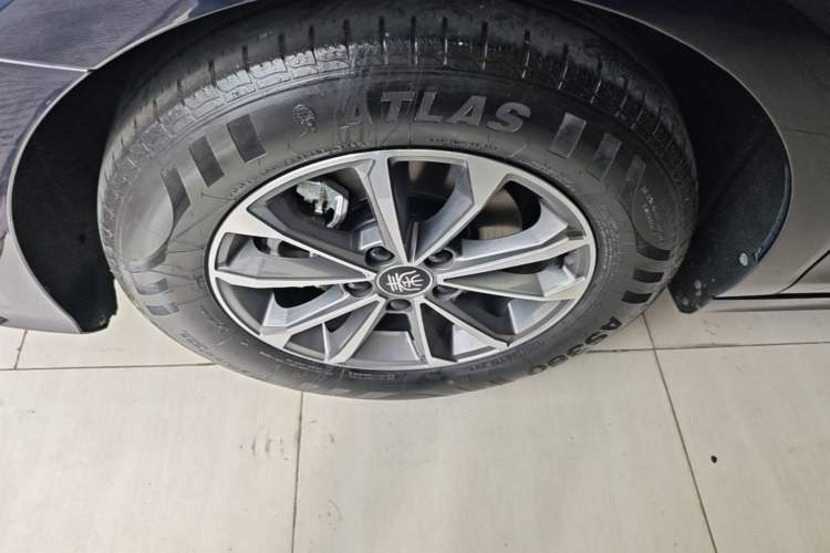Used BYD Qin PLUS 2024 HONOR Edition DM-i 55KM Leading Model Left Front Wheel Hub