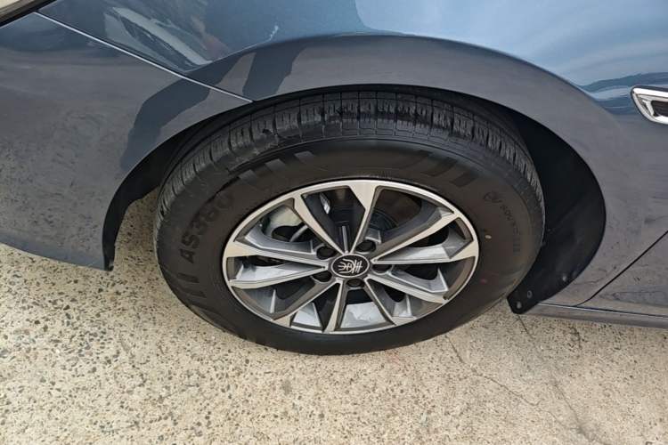 Used BYD Qin PLUS 2024 HONOR Edition DM-i 55KM Leading Model Left Front Wheel Hub