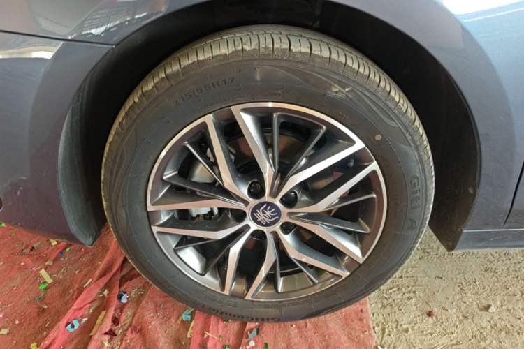 Used BYD Qin PLUS 2024 Honor Edition EV 420KM Beyond Model Left Front Wheel Hub