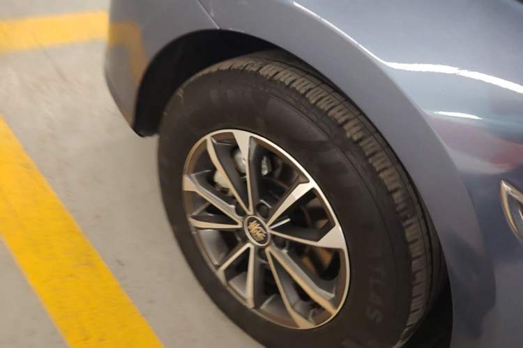 Used BYD Qin PLUS 2024 HONOR Edition DM-i 55KM Leading Model Left Front Wheel Hub
