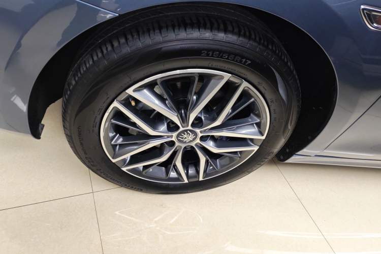 Used BYD Qin PLUS 2024 Honor Edition EV 510KM Beyond Model Left Front Wheel Hub