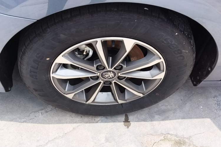 Used BYD Qin PLUS 2024 HONOR Edition DM-i 55KM Leading Model Left Front Wheel Hub