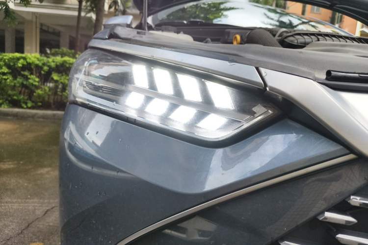 Used BYD Qin PLUS 2024 HONOR Edition DM-i 55KM Leading Model Right Front Headlight