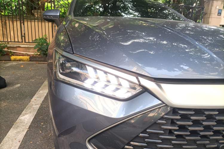 Used BYD Qin PLUS 2024 HONOR Edition DM-i 55KM Leading Model Right Front Headlight