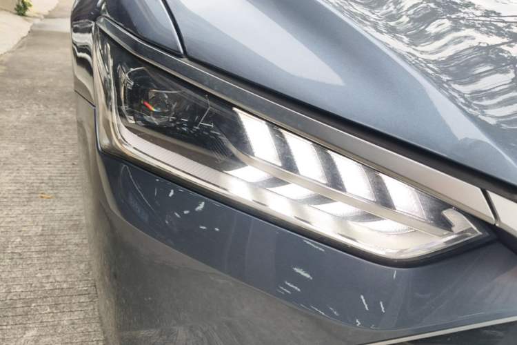 Used BYD Qin PLUS 2024 HONOR Edition DM-i 55KM Leading Model Right Front Headlight