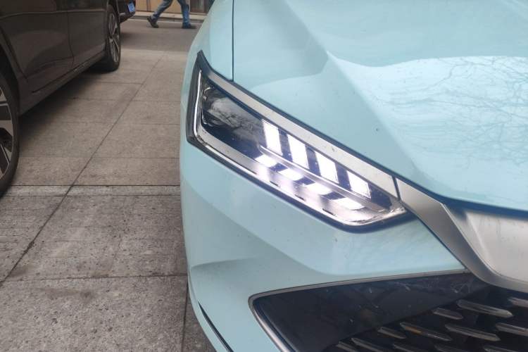 Used BYD Qin PLUS 2024 HONOR Edition DM-i 55KM Leading Model Right Front Headlight