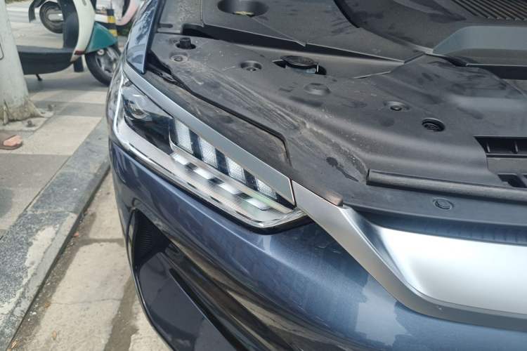 Used BYD Qin PLUS 2024 Honor Edition EV 420KM Leading Model Right Front Headlight