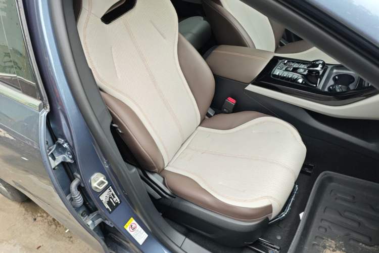 Used BYD Qin PLUS 2024 HONOR Edition DM-i 55KM Leading Model Right Front Seat
