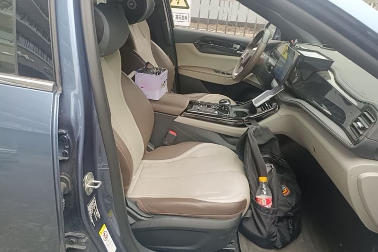 Used BYD Qin PLUS 2024 HONOR Edition DM-i 55KM Leading Model Right Front Seat