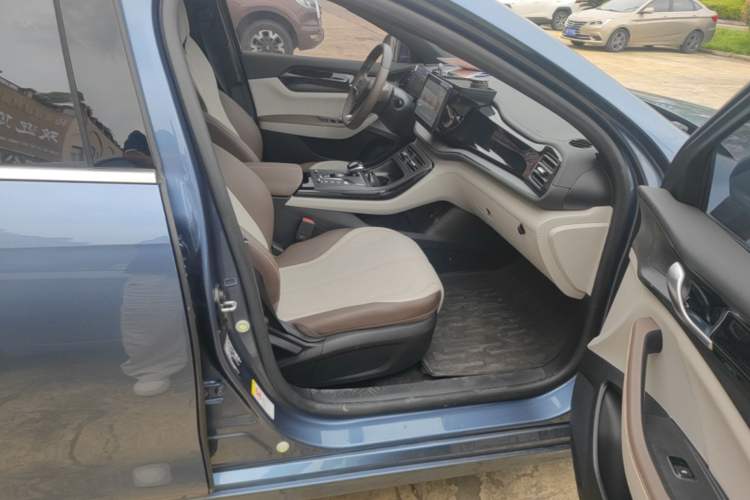 Used BYD Qin PLUS 2024 HONOR Edition DM-i 55KM Leading Model Right Front Seat