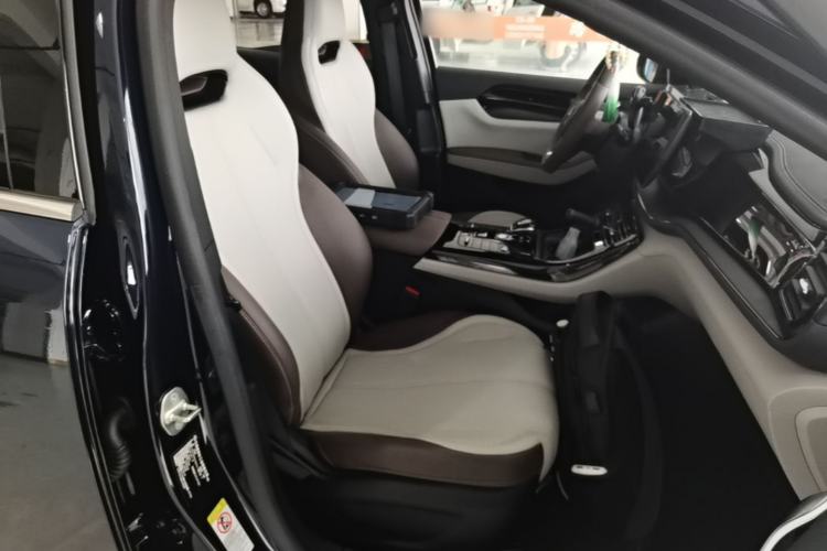 Used BYD Qin PLUS 2024 HONOR Edition DM-i 55KM Leading Model Right Front Seat