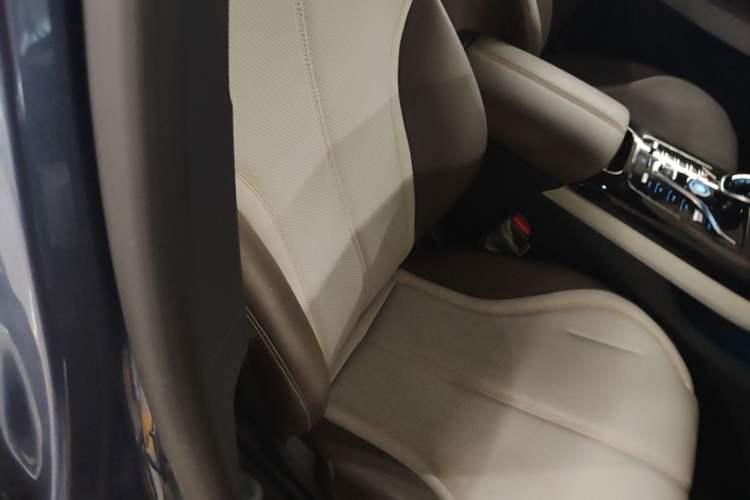 Used BYD Qin PLUS 2024 HONOR Edition DM-i 55KM Leading Model Right Front Seat