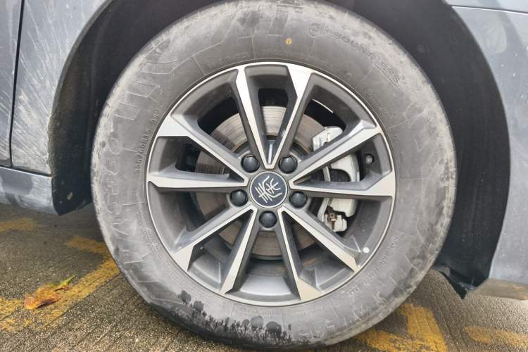 Used BYD Qin PLUS 2024 HONOR Edition DM-i 55KM Leading Model Right Front Wheel Hub