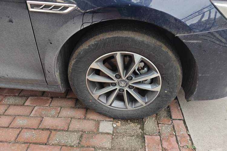 Used BYD Qin PLUS 2024 HONOR Edition DM-i 55KM Leading Model Right Front Wheel Hub