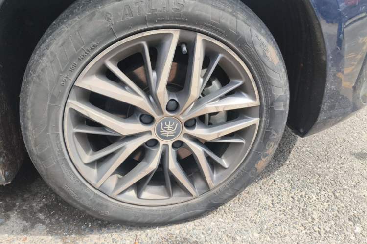 Used BYD Qin PLUS 2024 Honor Edition EV 510KM Leading Model Right Front Wheel Hub