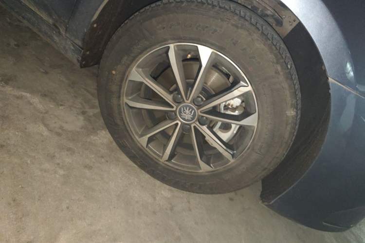 Used BYD Qin PLUS 2024 HONOR Edition DM-i 55KM Leading Model Right Front Wheel Hub