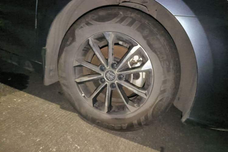 Used BYD Qin PLUS 2024 HONOR Edition DM-i 55KM Leading Model Right Front Wheel Hub