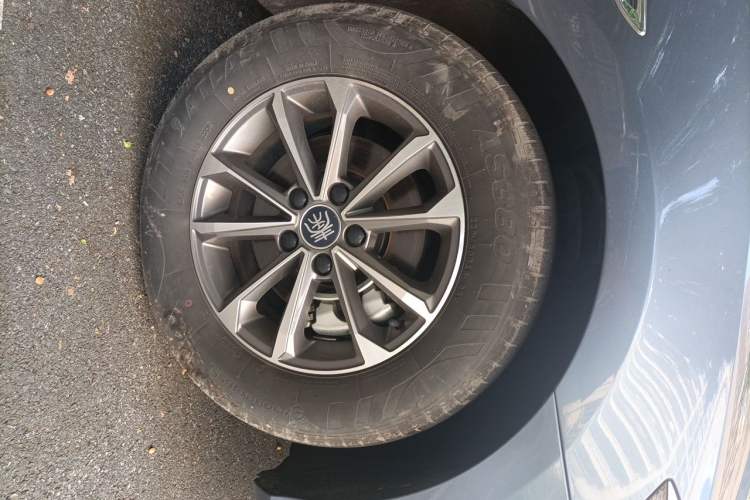 Used BYD Qin PLUS 2024 HONOR Edition DM-i 55KM Leading Model Right Front Wheel Hub