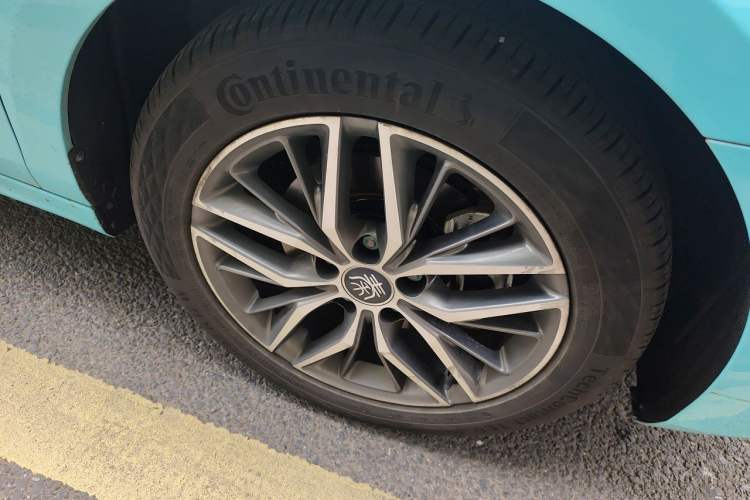 Used BYD Qin PLUS 2024 Honor Edition EV 510KM Leading Model Right Front Wheel Hub