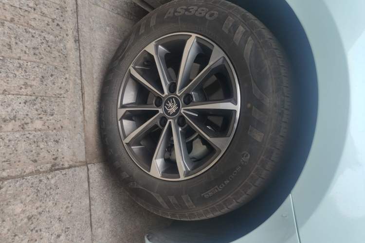 Used BYD Qin PLUS 2024 HONOR Edition DM-i 55KM Leading Model Right Front Wheel Hub