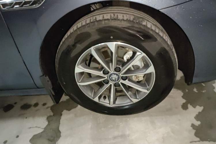 Used BYD Qin PLUS 2024 HONOR Edition DM-i 55KM Leading Model Right Front Wheel Hub
