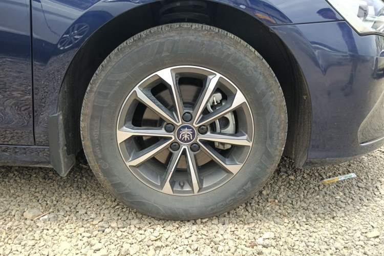 Used BYD Qin PLUS 2024 HONOR Edition DM-i 55KM Leading Model Right Front Wheel Hub