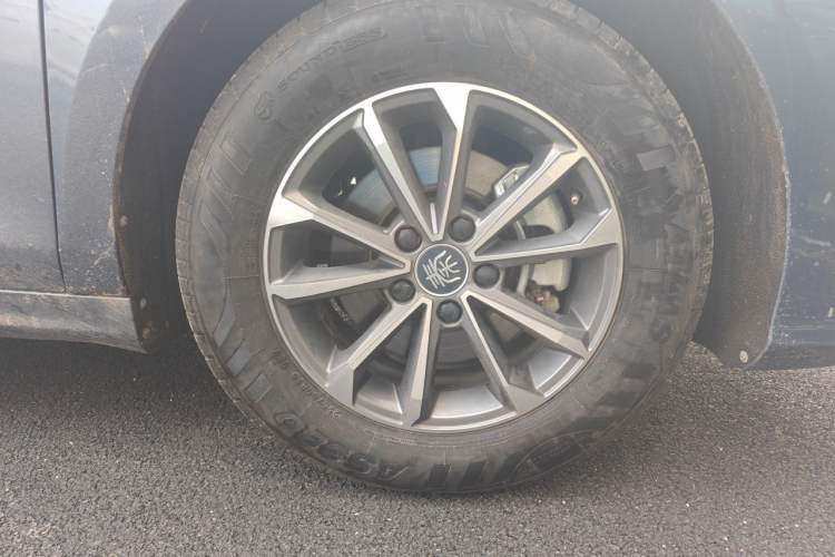 Used BYD Qin PLUS 2024 HONOR Edition DM-i 55KM Leading Model Right Front Wheel Hub