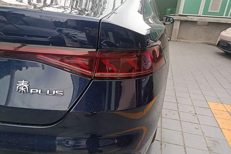Used BYD Qin PLUS 2024 HONOR Edition DM-i 120KM Beyond Model Right Rear Taillight