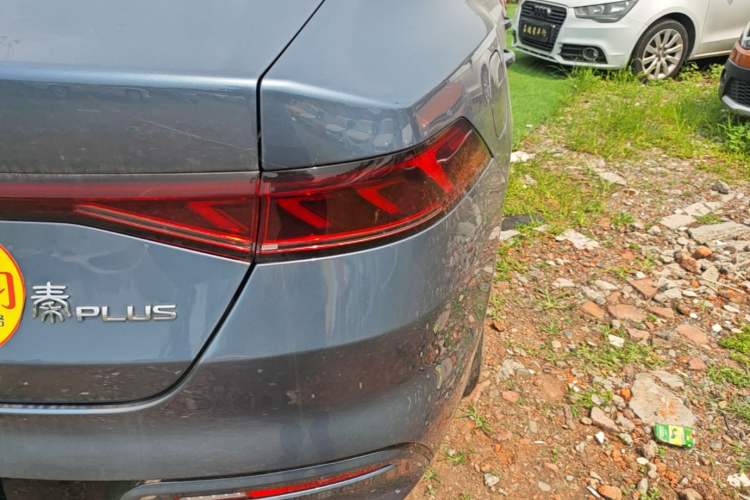 Used BYD Qin PLUS 2024 HONOR Edition DM-i 55KM Leading Model Right Rear Taillight
