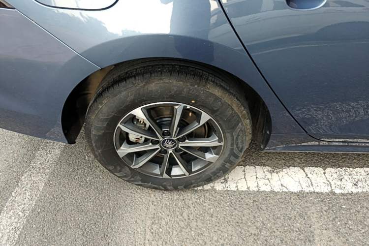 Used BYD Qin PLUS 2024 HONOR Edition DM-i 55KM Leading Model Right Rear Wheel Hub