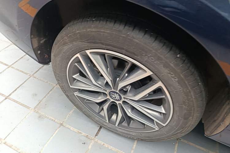 Used BYD Qin PLUS 2024 HONOR Edition DM-i 120KM Beyond Model Right Rear Wheel Hub