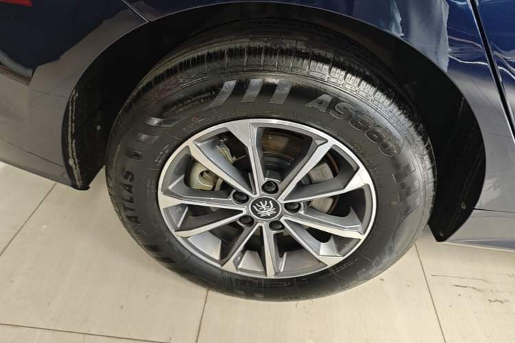 Used BYD Qin PLUS 2024 HONOR Edition DM-i 55KM Leading Model Right Rear Wheel Hub