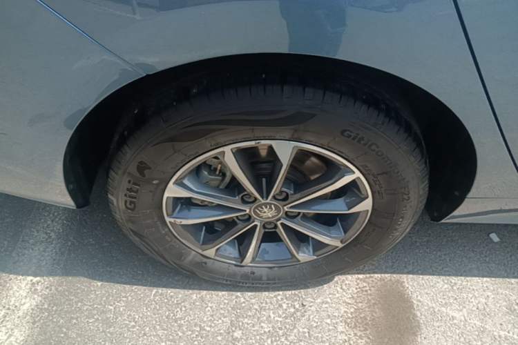 Used BYD Qin PLUS 2024 HONOR Edition DM-i 55KM Leading Model Right Rear Wheel Hub