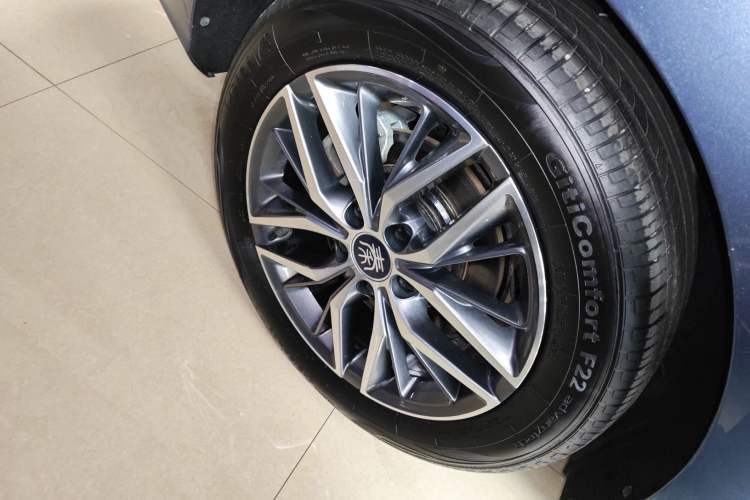 Used BYD Qin PLUS 2024 Honor Edition EV 510KM Beyond Model Right Rear Wheel Hub