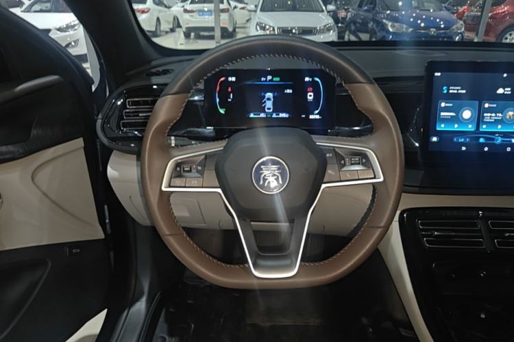 Used BYD Qin PLUS 2024 HONOR Edition DM-i 55KM Leading Model Steering Wheel