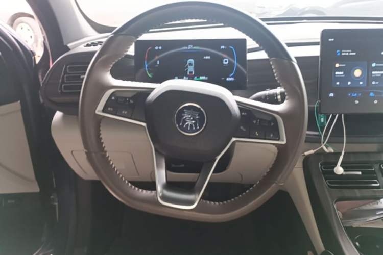 Used BYD Qin PLUS 2024 HONOR Edition DM-i 55KM Leading Model Steering Wheel