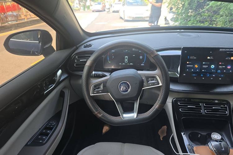 Used BYD Qin PLUS 2024 HONOR Edition DM-i 55KM Leading Model Steering Wheel