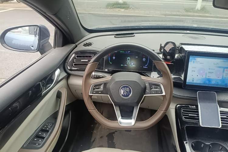 Used BYD Qin PLUS 2024 HONOR Edition DM-i 55KM Leading Model Steering Wheel