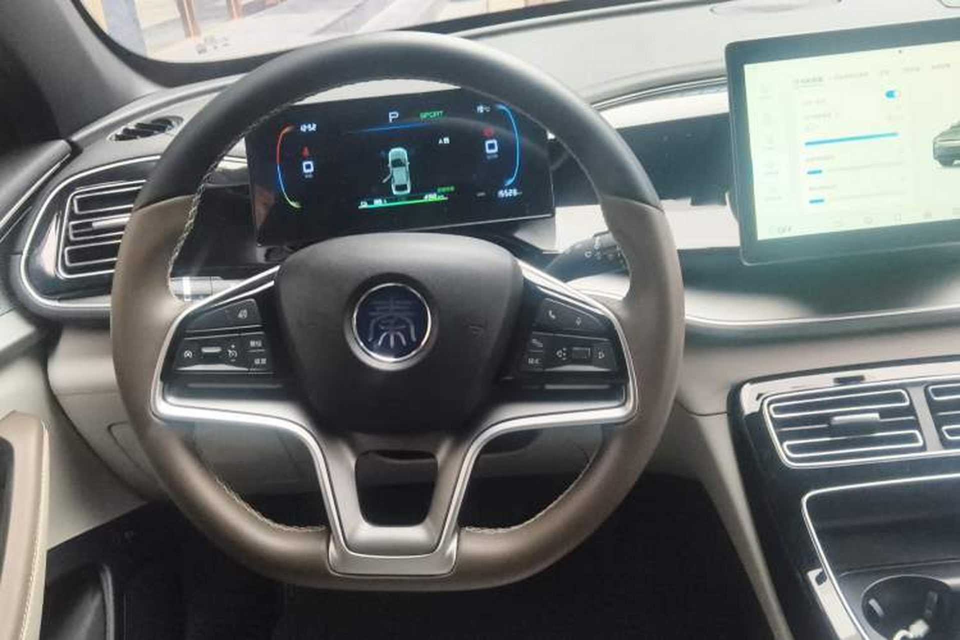 Used BYD Qin PLUS 2024 Honor Edition EV 510KM Leading Model Steering Wheel